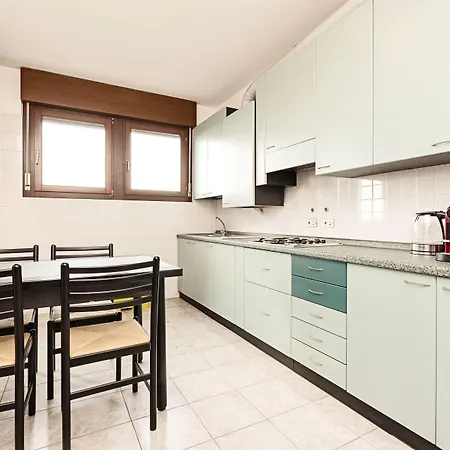 Colourful Flat Borgo Roma Apartment Verona
