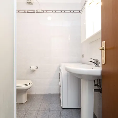 Apartment Colourful Flat Borgo Roma *