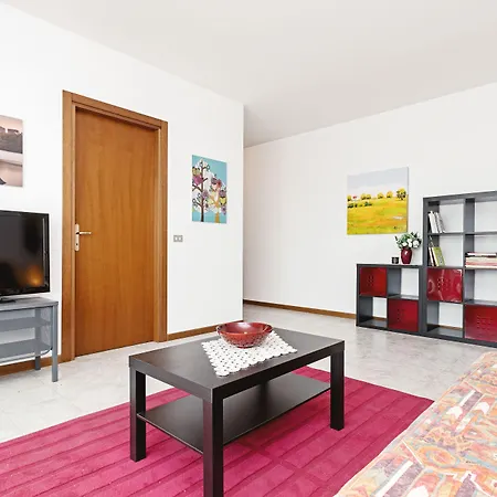 Colourful Flat Borgo Roma *