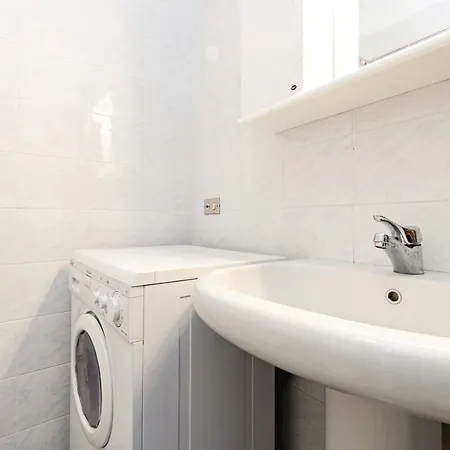 Colourful Flat Borgo Roma *