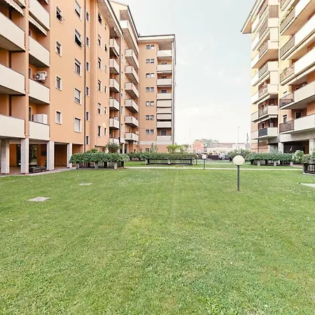 Apartment Colourful Flat Borgo Roma Verona