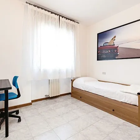 Apartment Colourful Flat Borgo Roma *